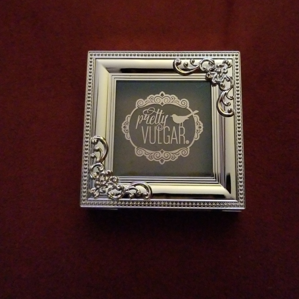 Pretty Vulgar bronzer
